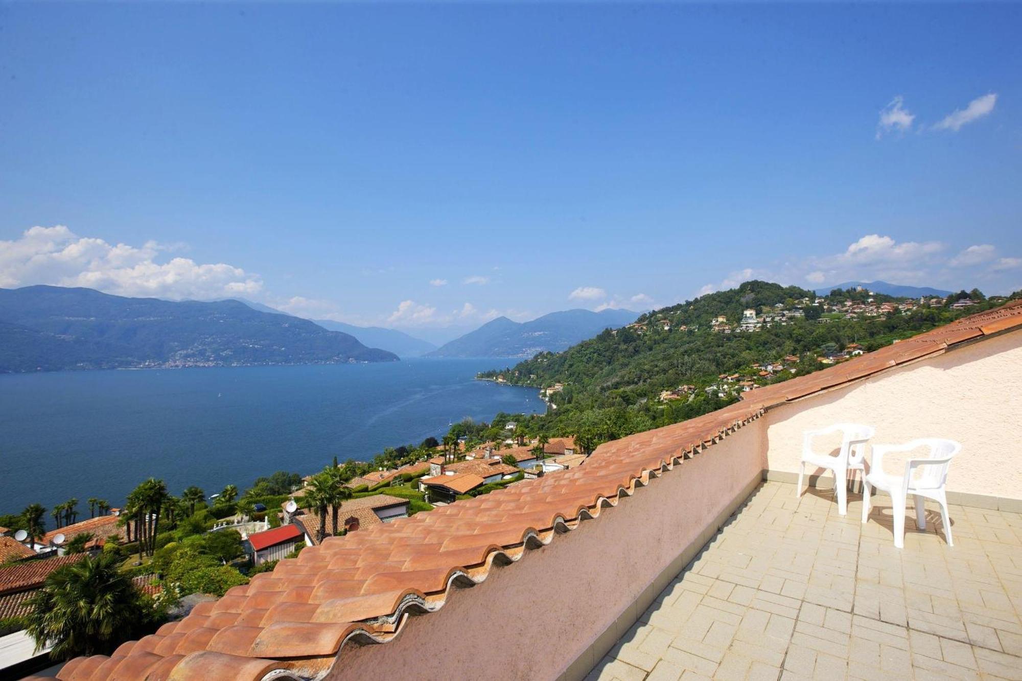 Parco Belmonte: Vista Fantastica Apartment Brezzo Luaran gambar