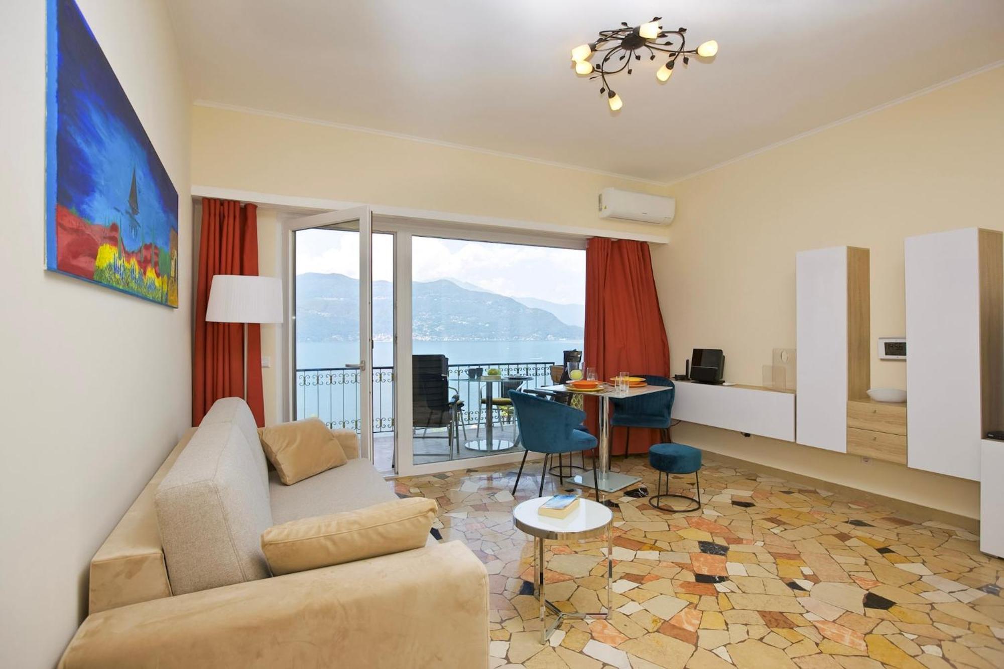 Parco Belmonte: Vista Fantastica Apartment Brezzo Luaran gambar